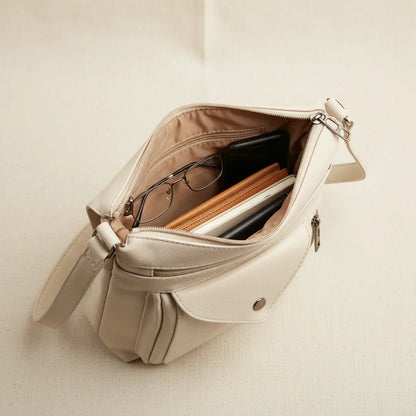 Shoulder bag in leather