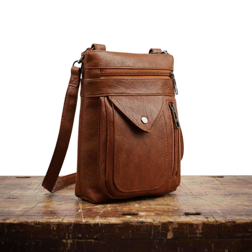 Shoulder bag in leather