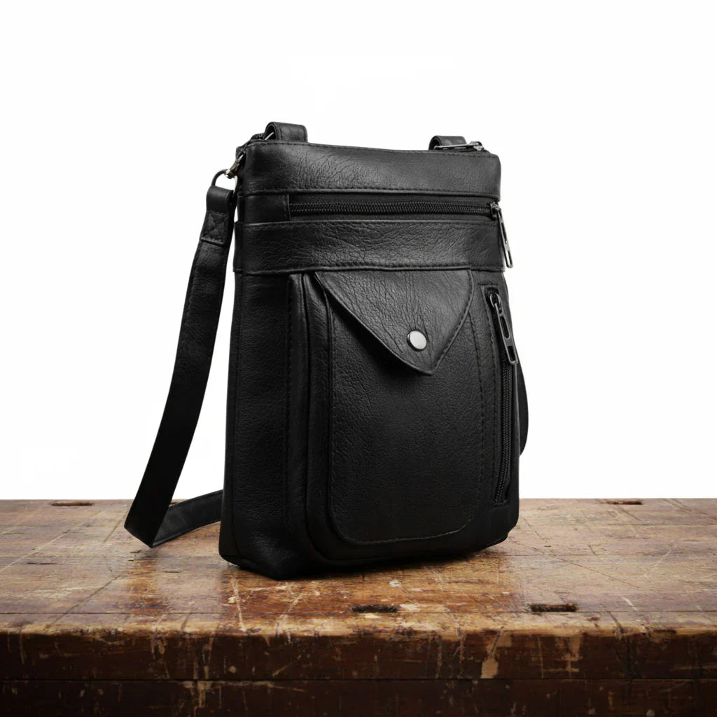Shoulder bag in leather