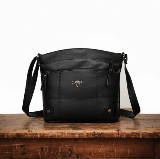 Shoulder bag in leather